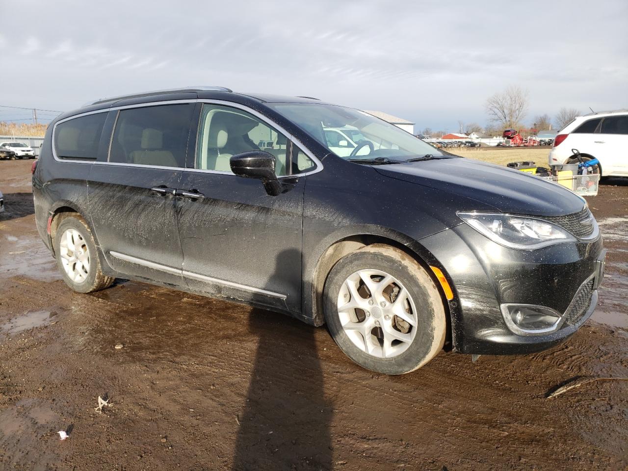 2020 Chrysler Pacifica - Image 4