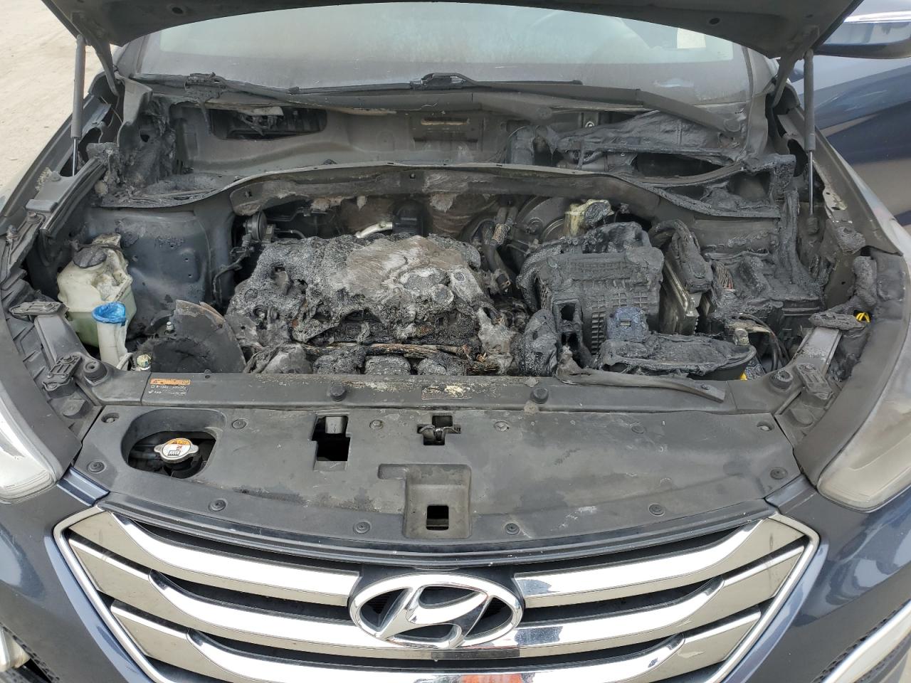 2013 Hyundai Santa Fe - Image 11