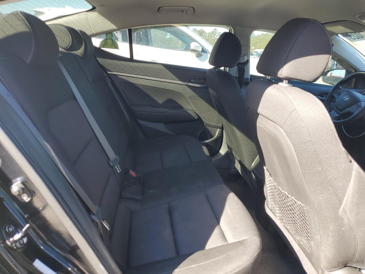 2017 Hyundai Elantra - Image 10