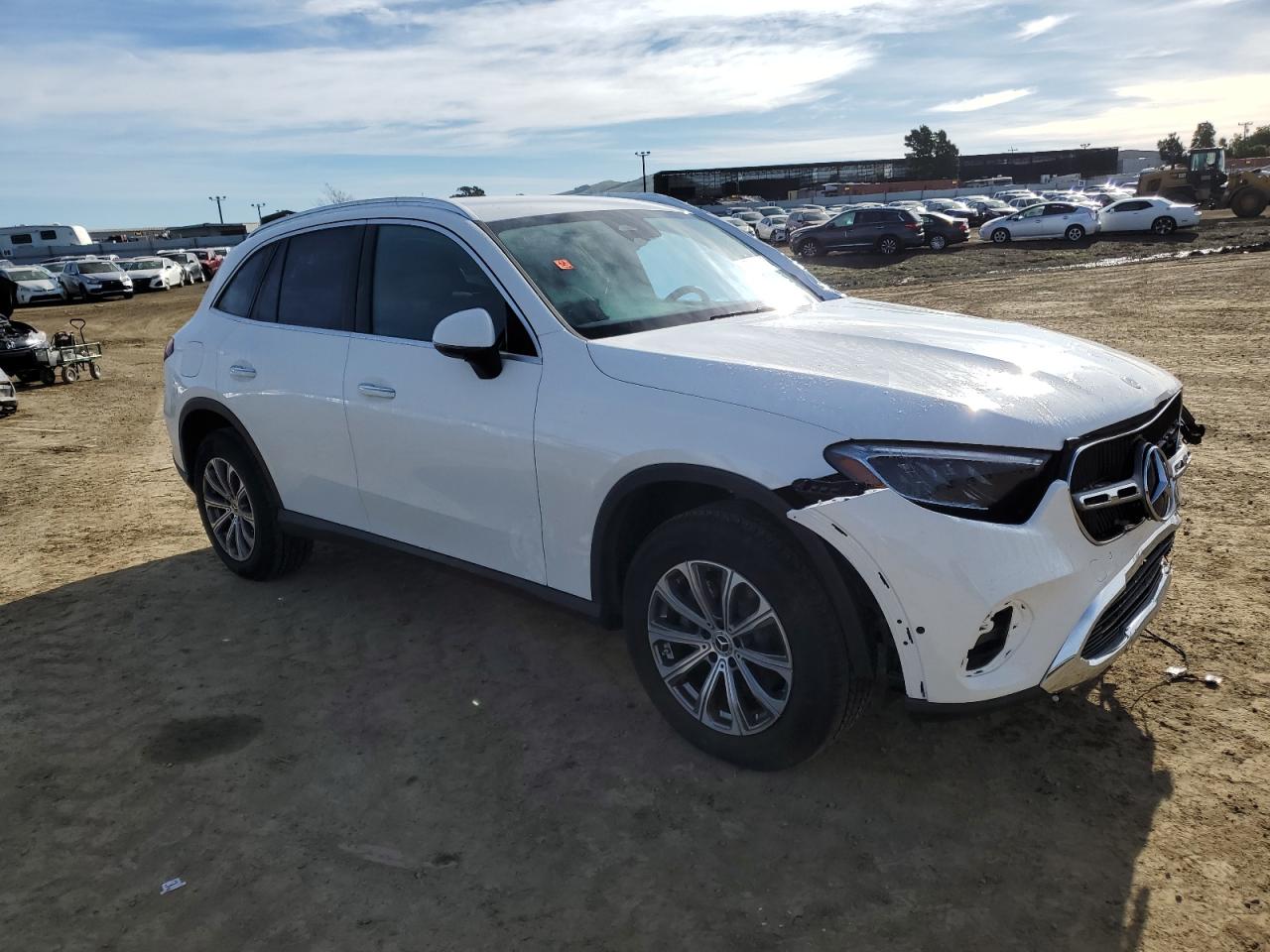 2024 Mercedes-Benz GLC - Image 4