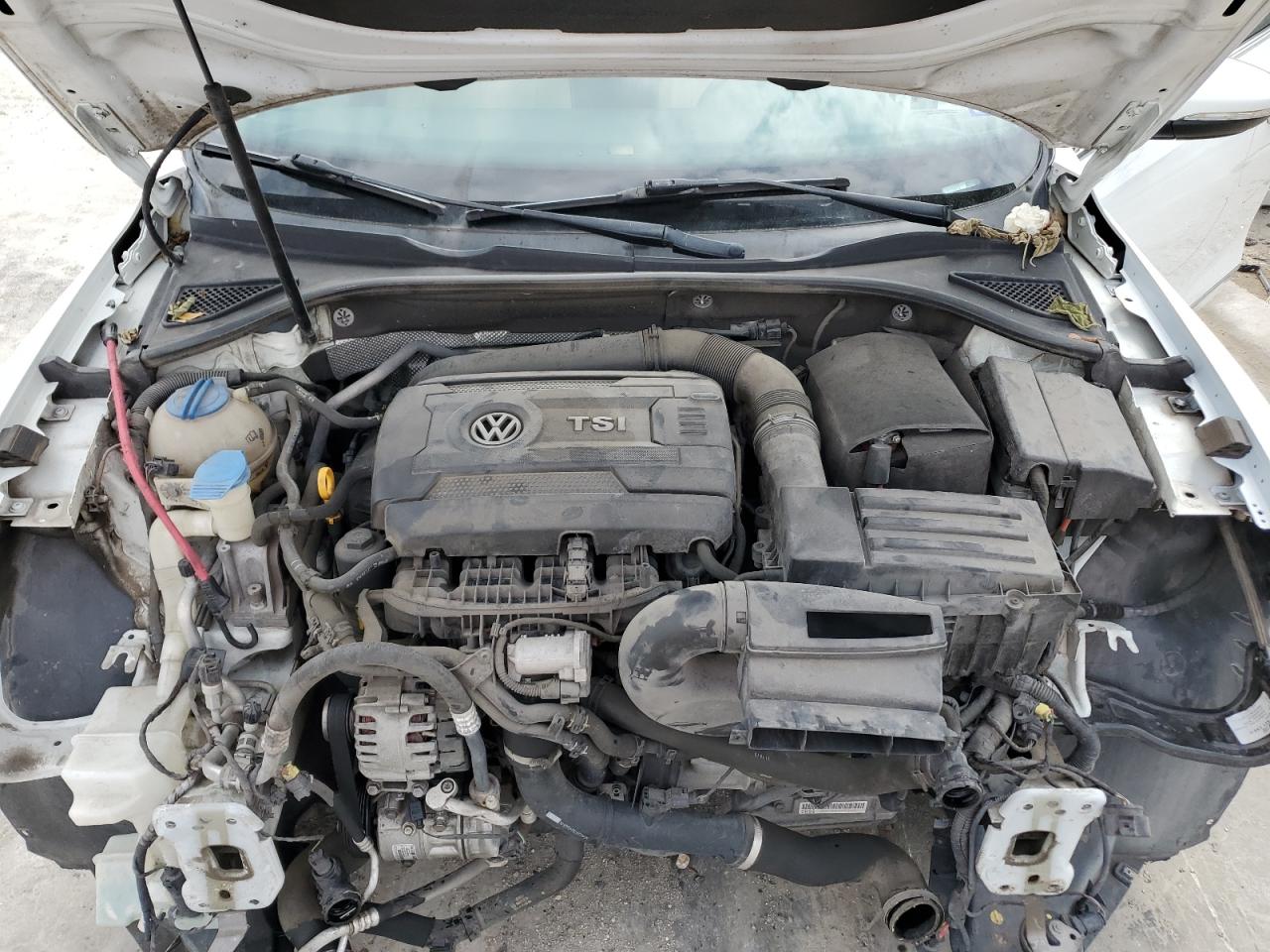 2016 Volkswagen Passat - Image 11
