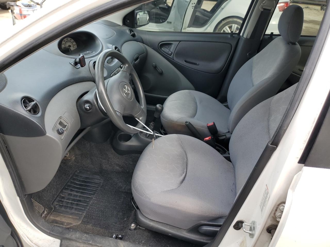 2003 Toyota Echo - Image 7