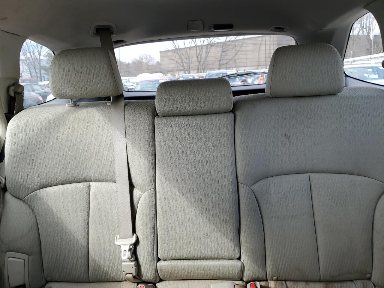 2010 Subaru Outback - Image 10
