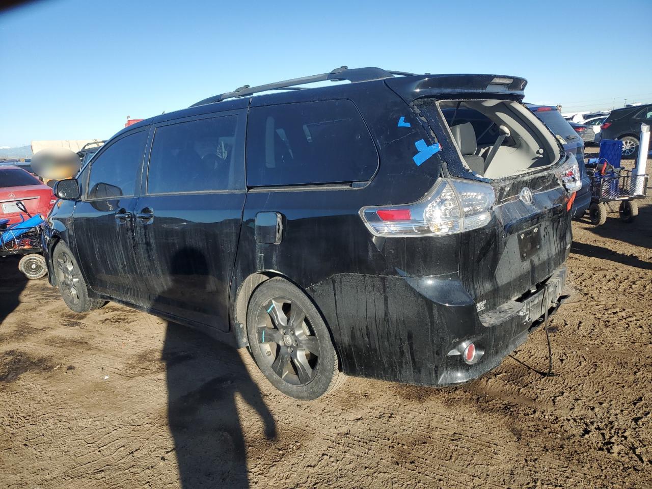 2011 Toyota Sienna - Image 2