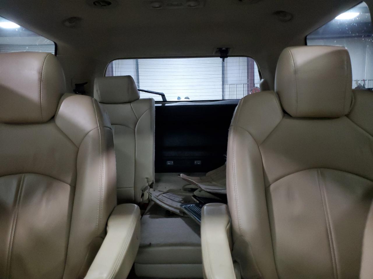 2010 GMC Acadia - Image 10