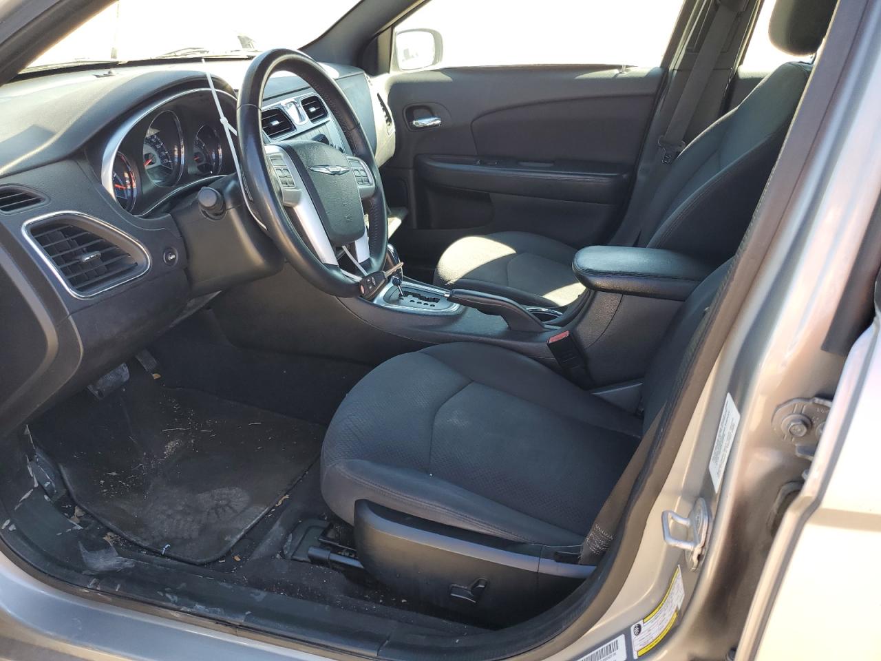 2013 Chrysler 200 - Image 7