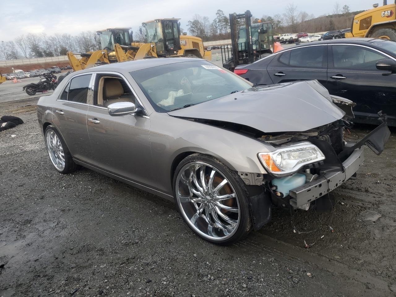 2014 Chrysler 300 - Image 4