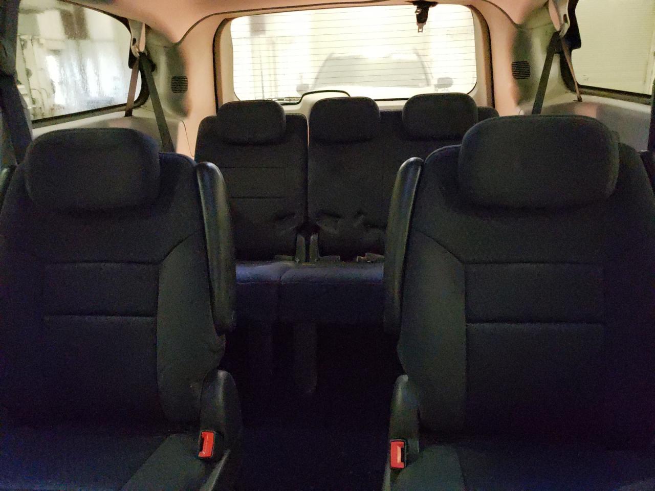 2010 Dodge Caravan - Image 10
