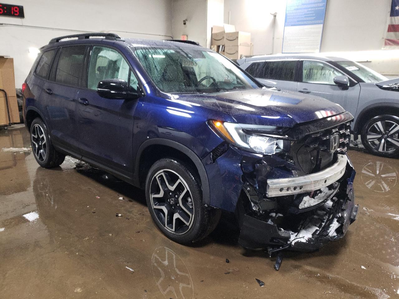 2022 Honda Passport - Image 4
