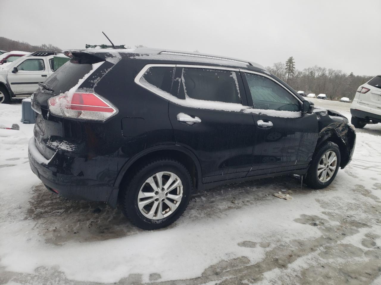 2015 Nissan Rogue - Image 3