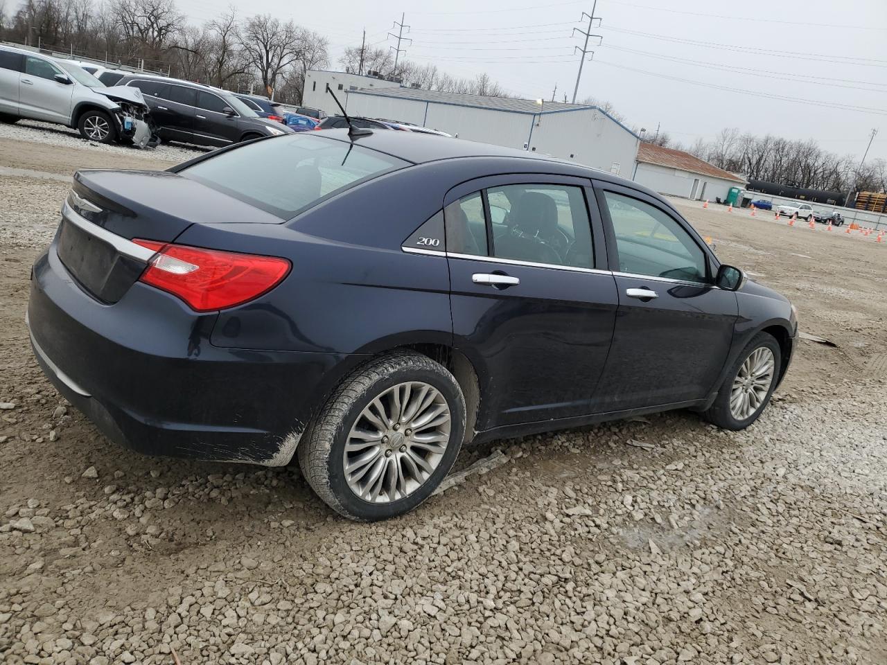 2012 Chrysler 200 - Image 3