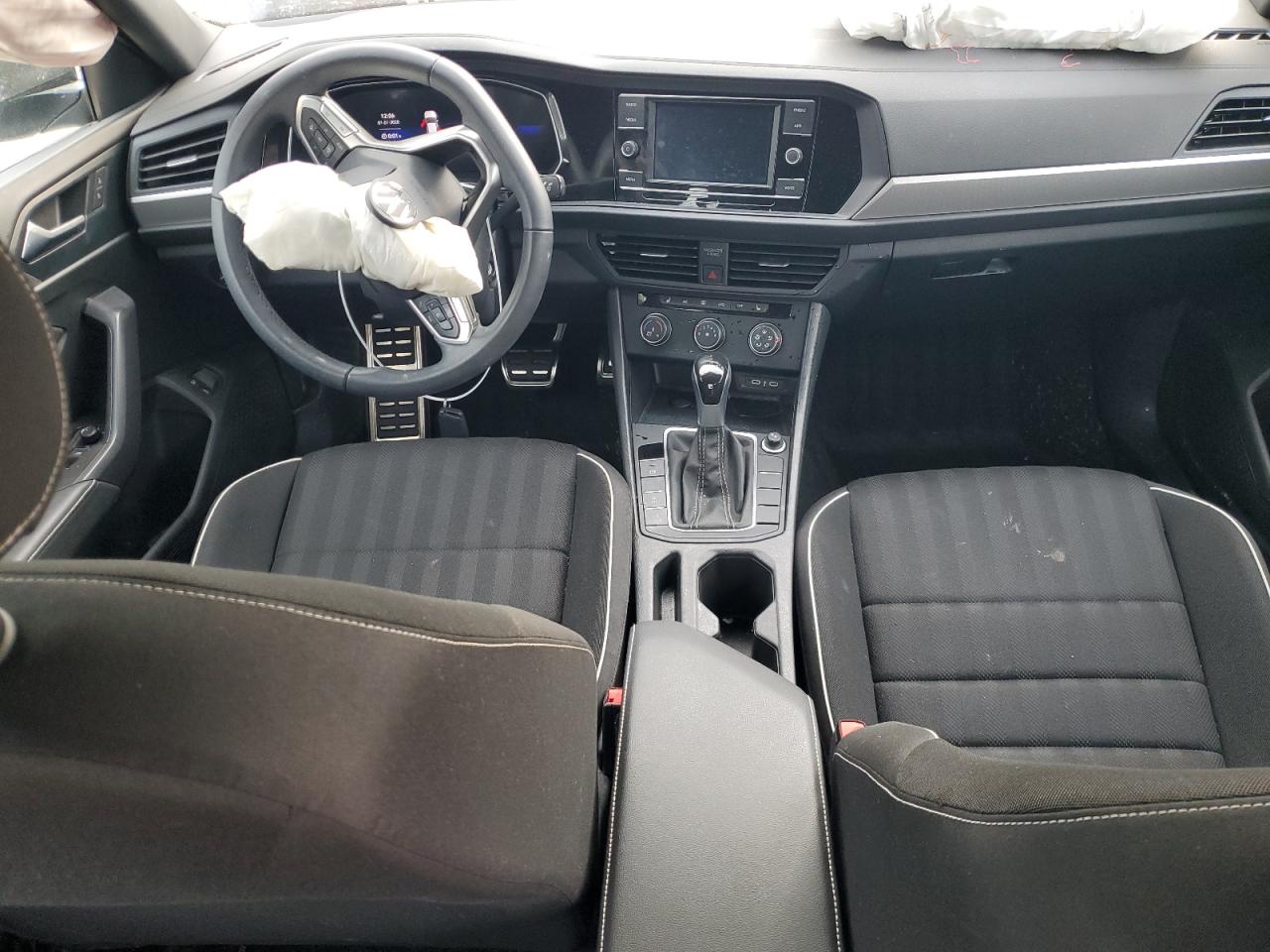 2024 Volkswagen Jetta - Image 8