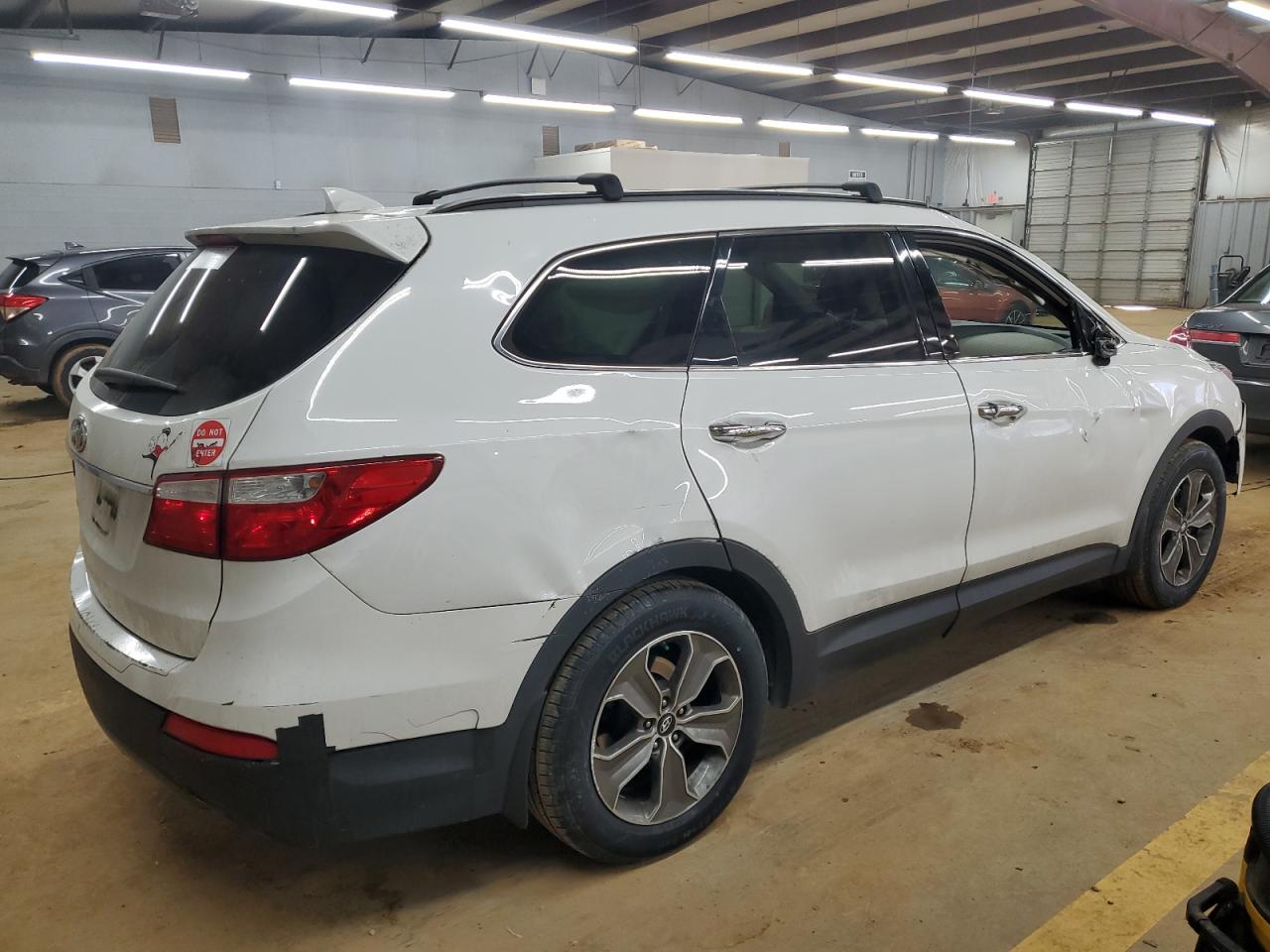 2014 Hyundai Santa Fe - Image 3