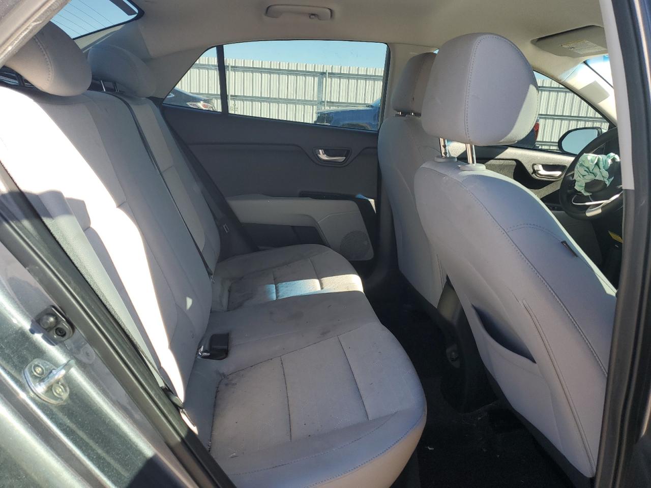 2020 Kia Rio - Image 11