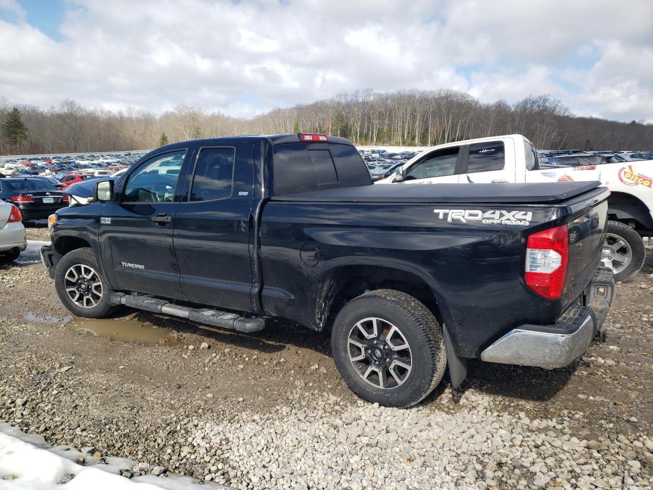 2015 Toyota Tundra - Image 2