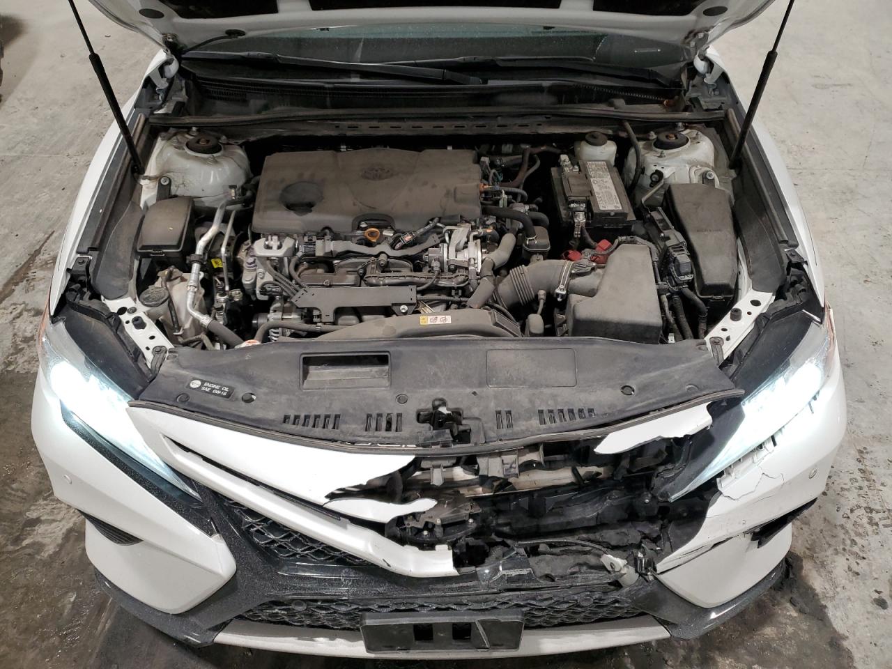 2020 Toyota Camry - Image 12