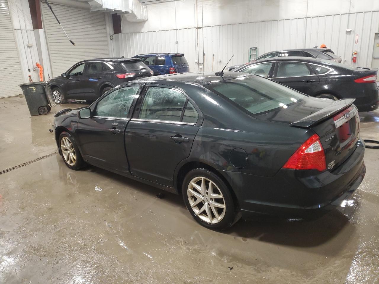 2010 Ford Fusion - Image 2