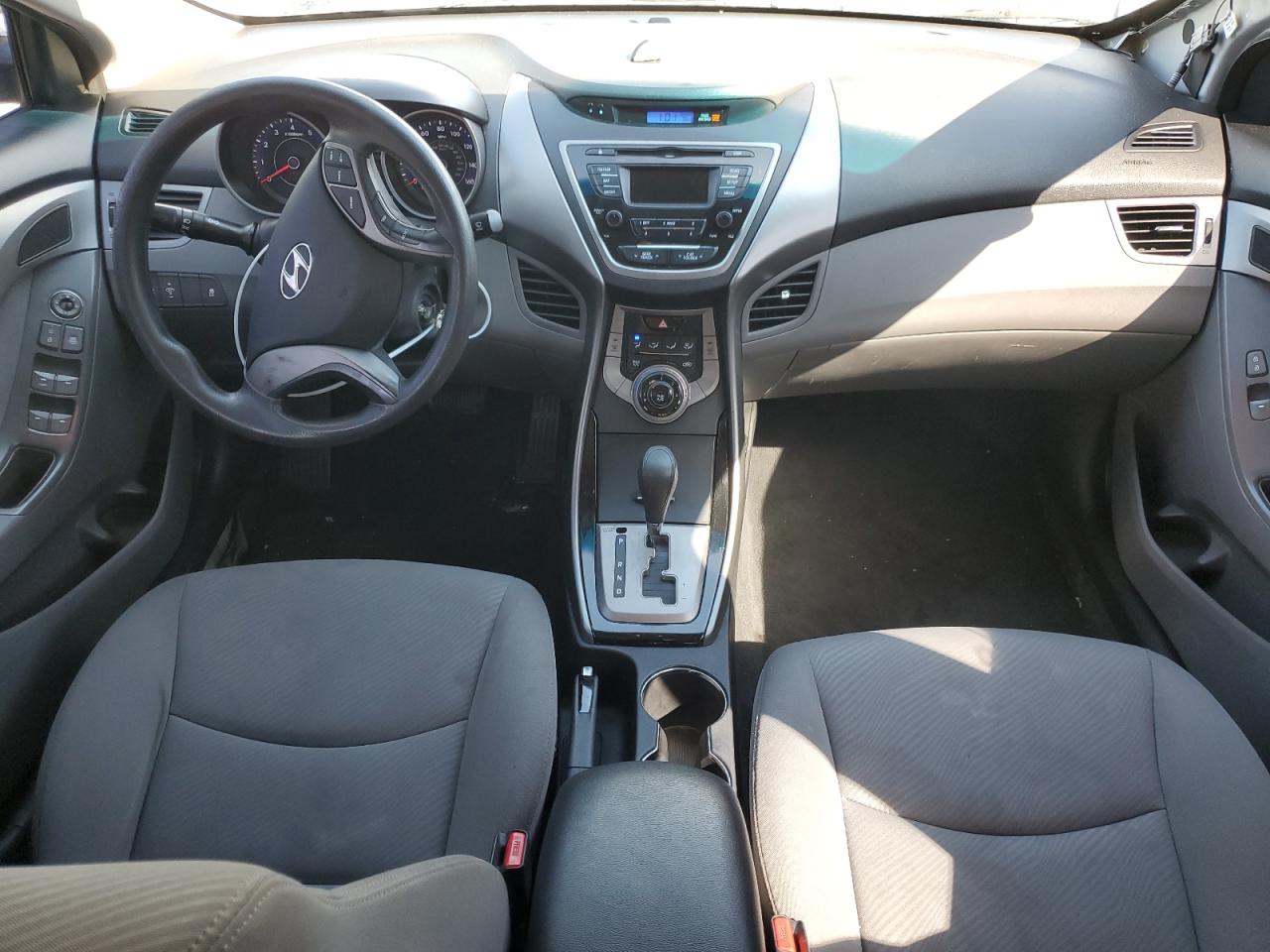 2013 Hyundai Elantra - Image 8