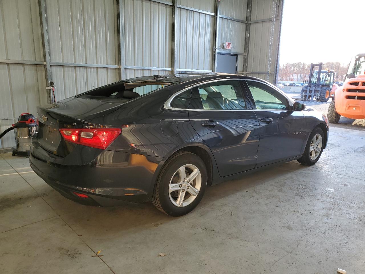 2023 Chevrolet Malibu - Image 3