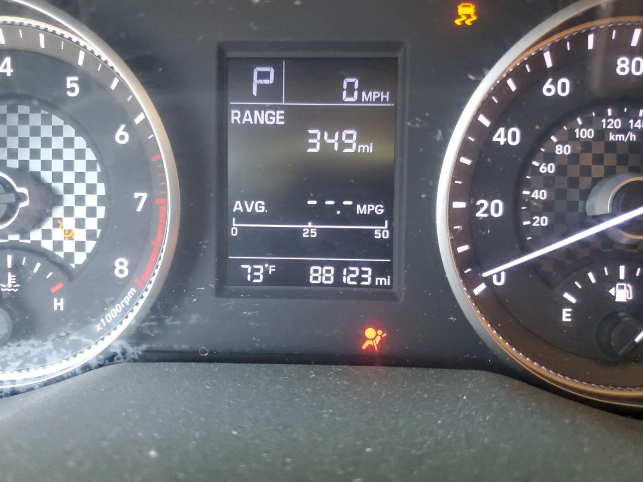 2019 Hyundai Elantra - Image 9