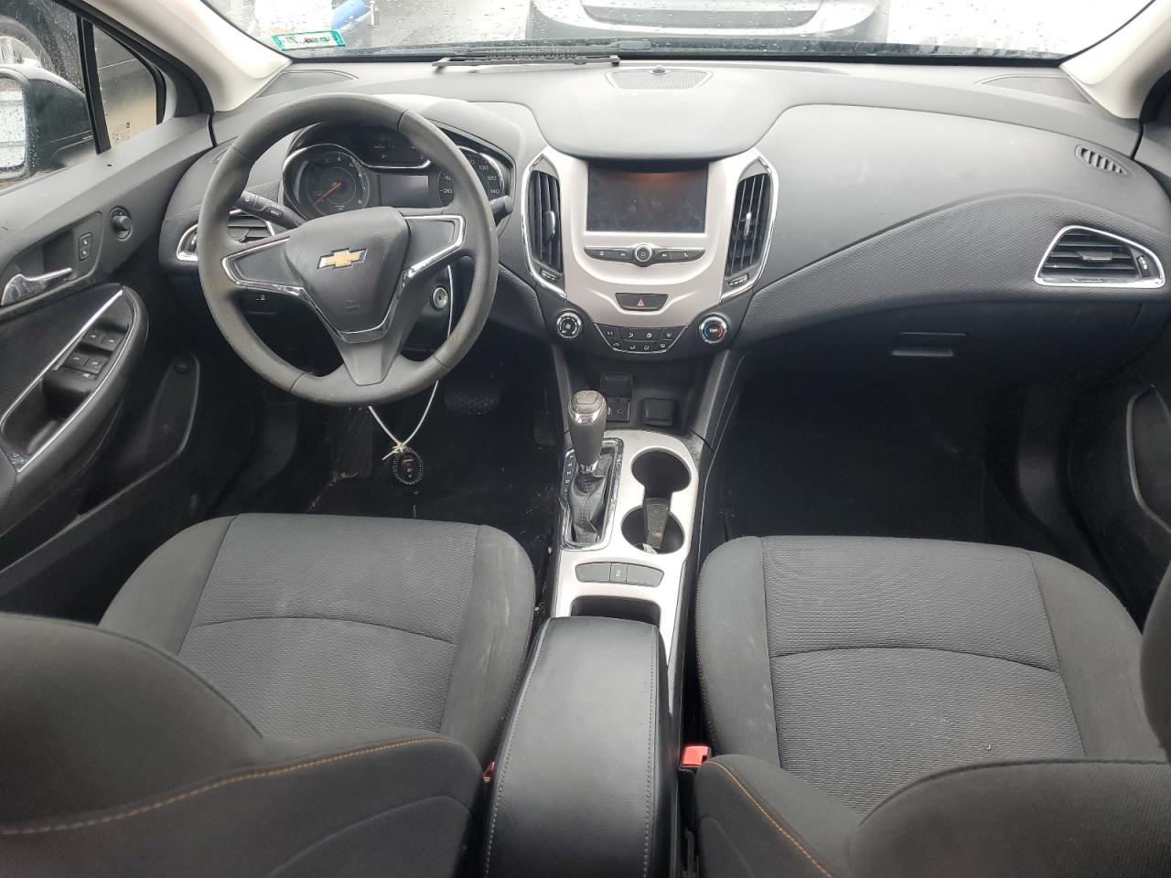 2018 Chevrolet Cruze - Image 8