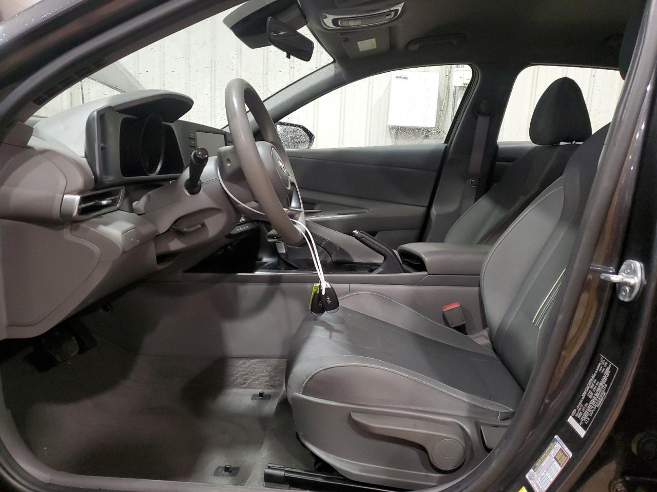 2022 Hyundai Elantra - Image 7