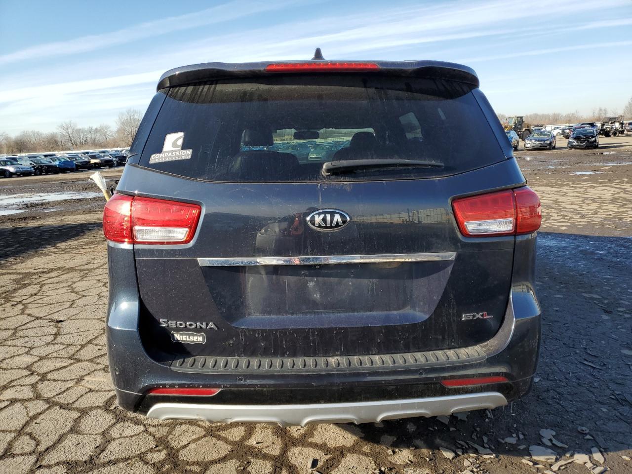 2015 Kia Sedona - Image 6