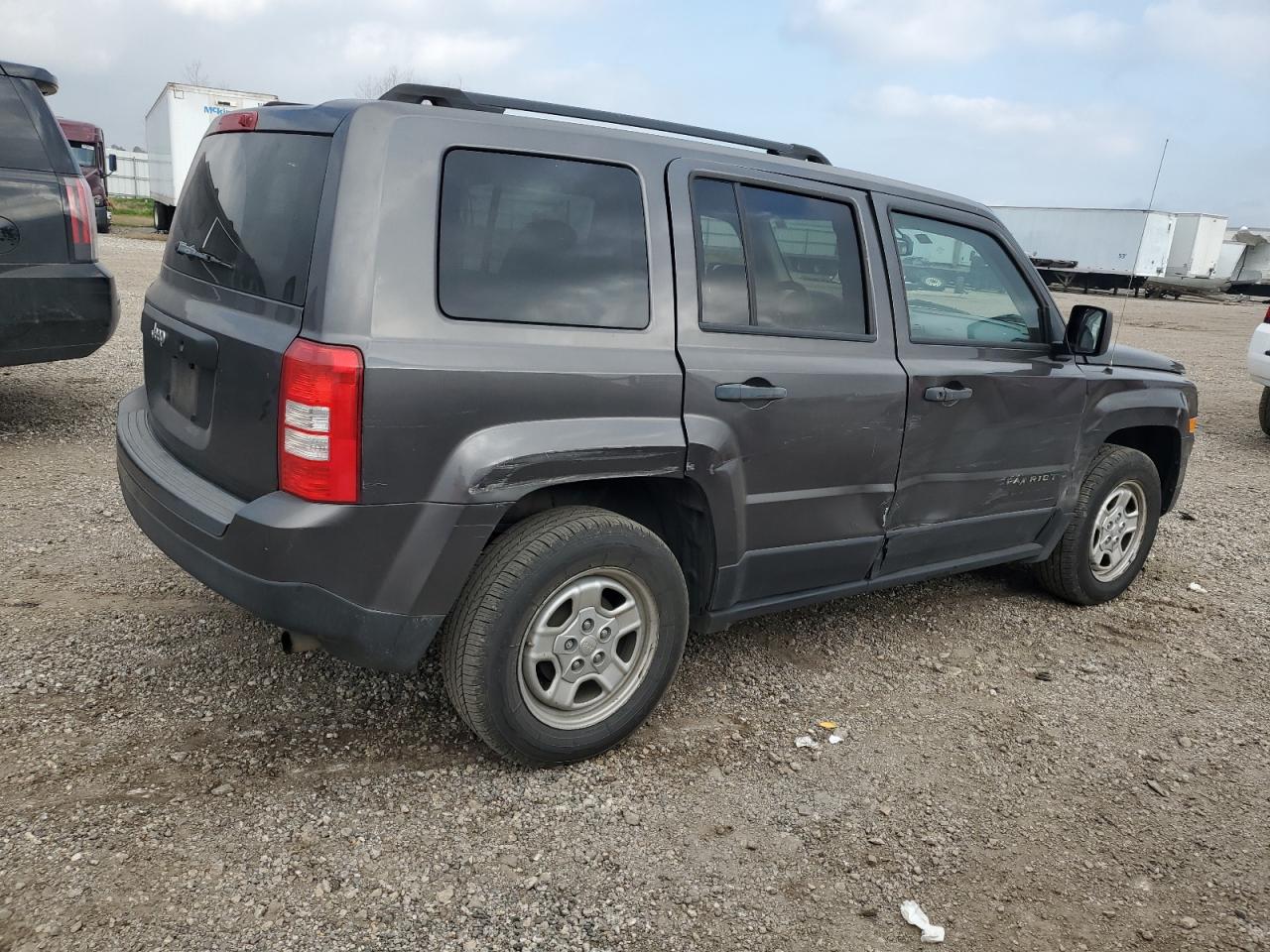 2016 Jeep Liberty (Patriot) - Image 3