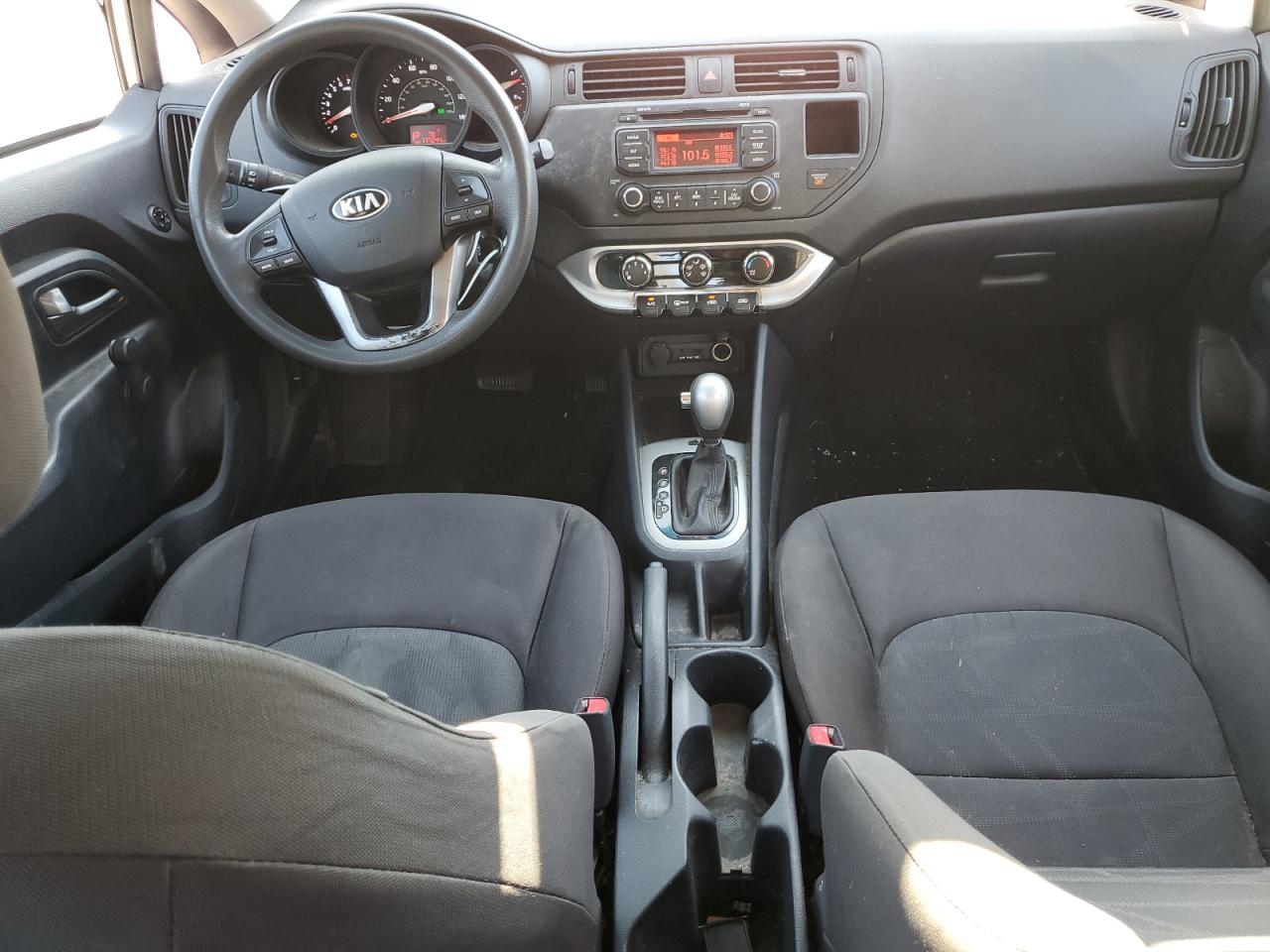 2015 Kia Rio - Image 8