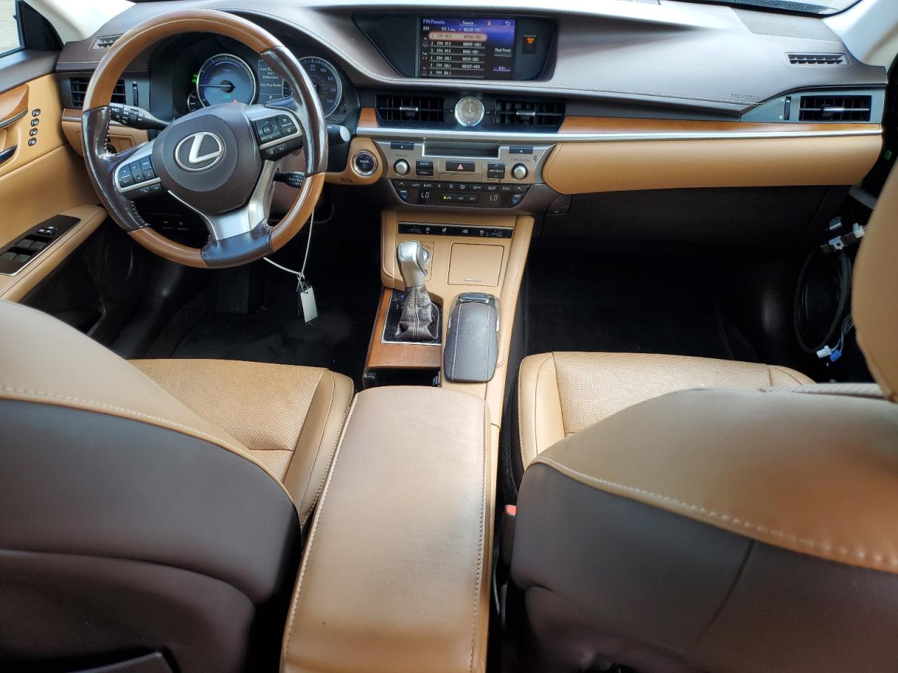 2017 Lexus ES - Image 8