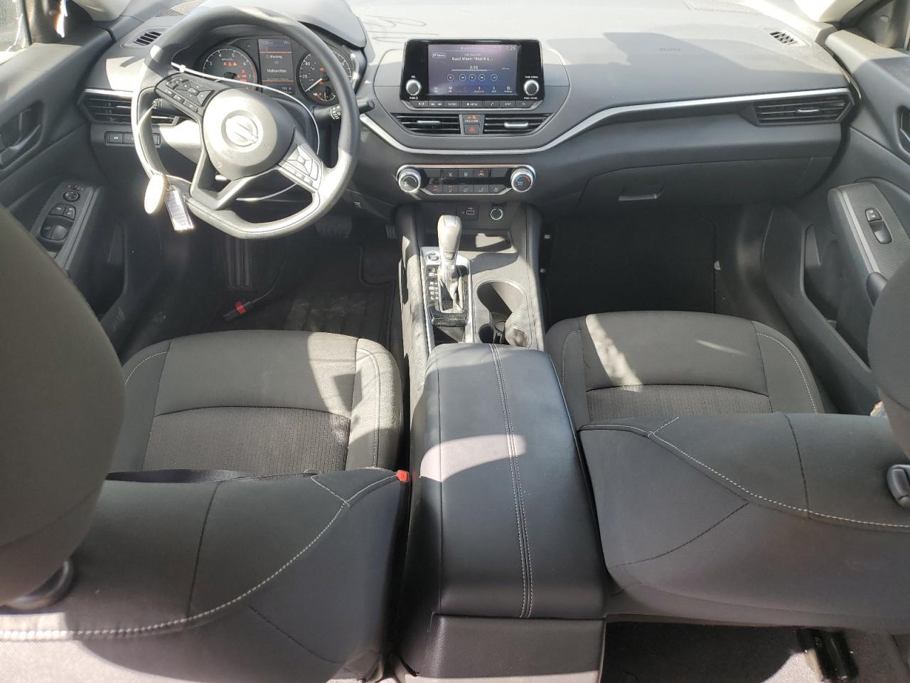 2024 Nissan Altima - Image 8
