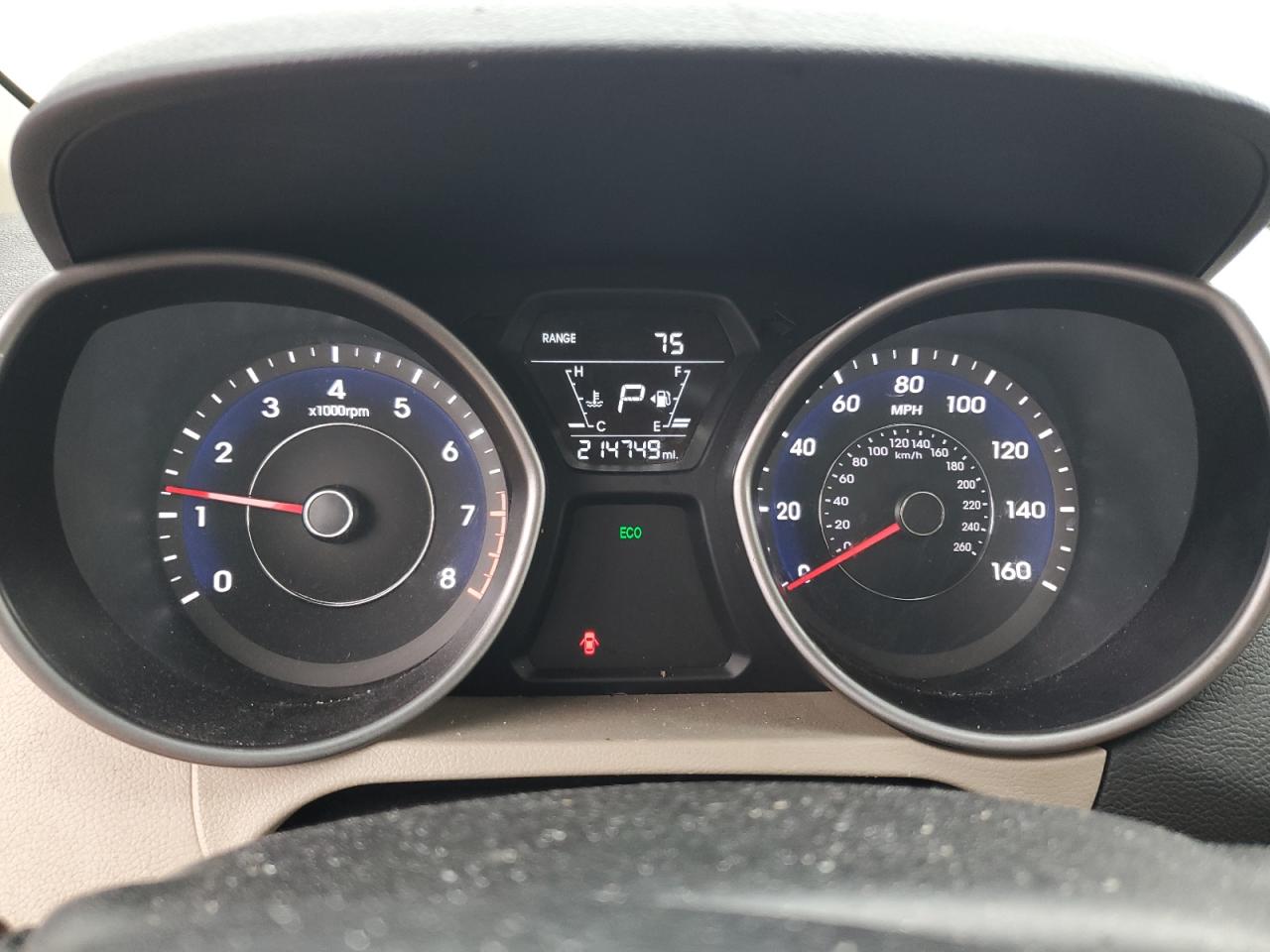 2016 Hyundai Elantra - Image 9