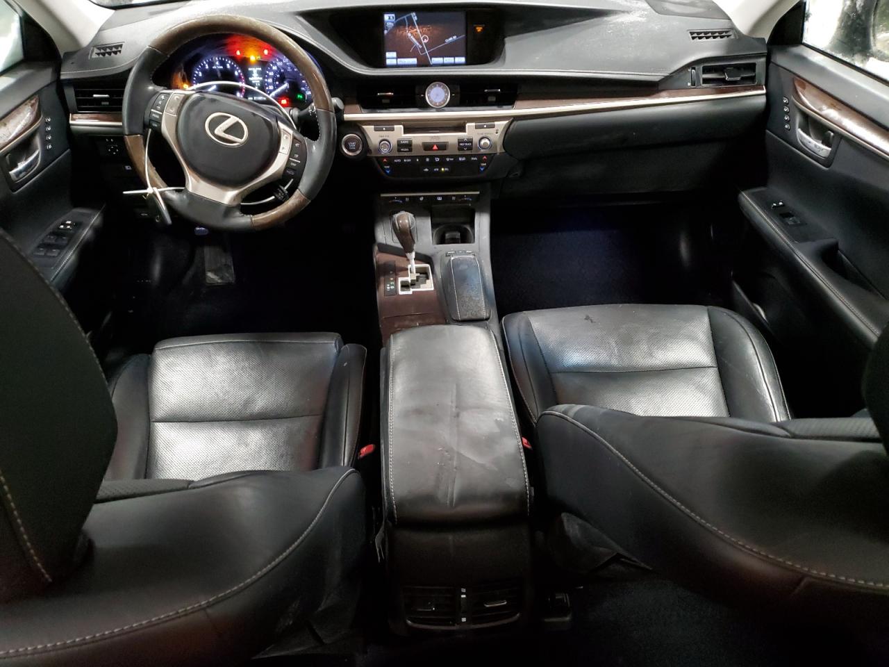 2013 Lexus ES - Image 8