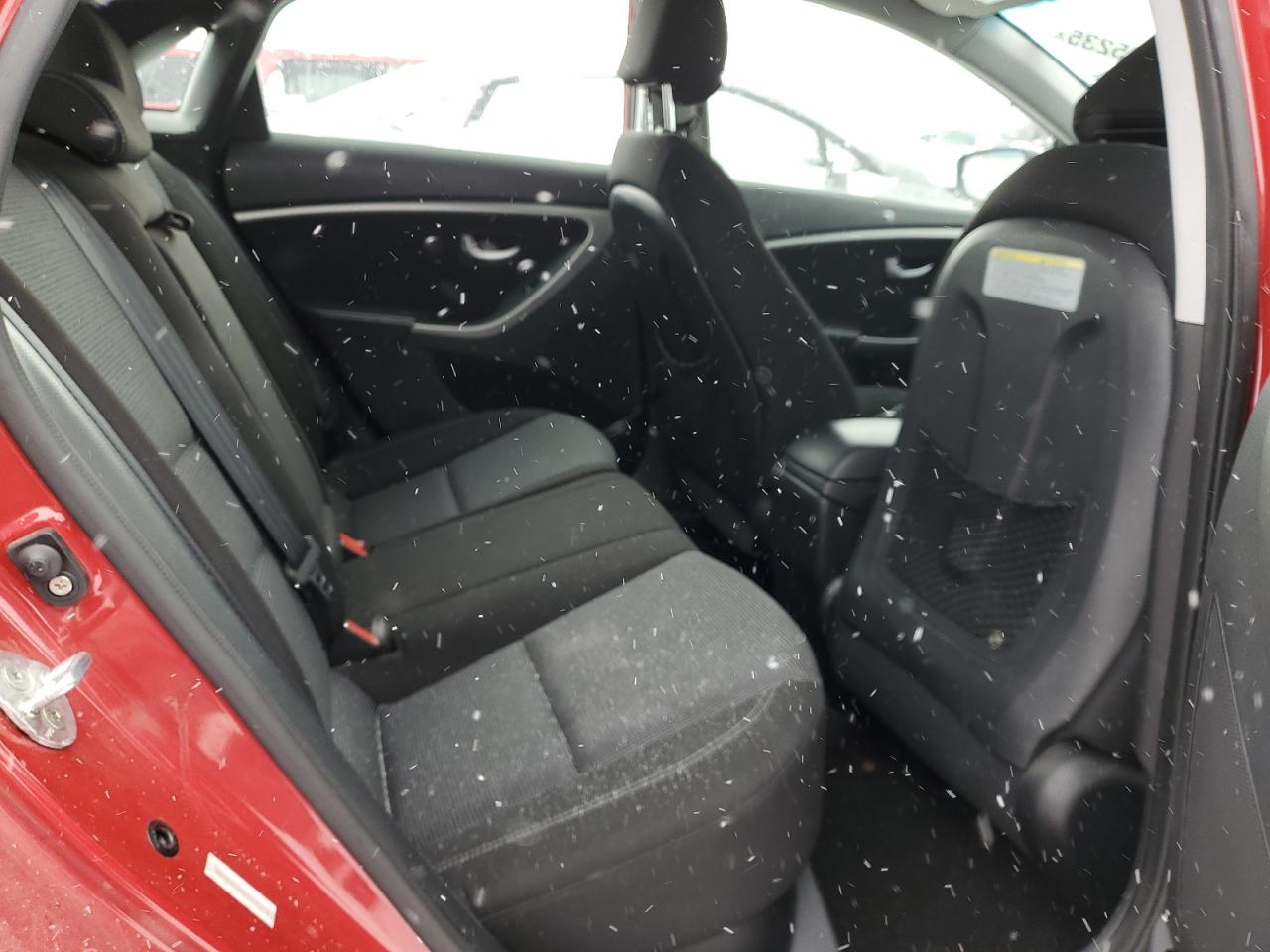 2013 Hyundai Elantra - Image 11