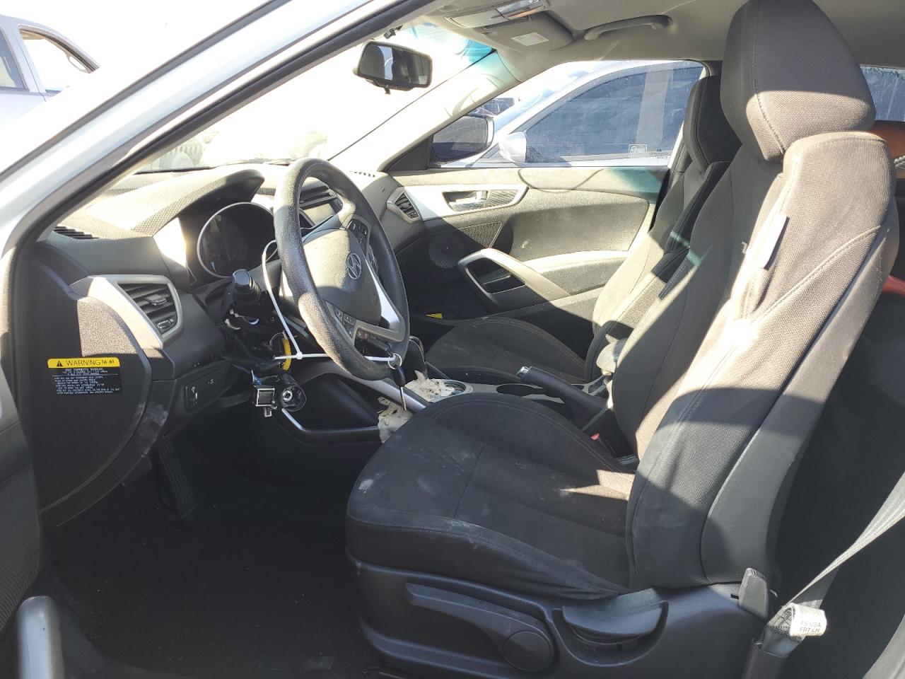2014 Hyundai Veloster - Image 7