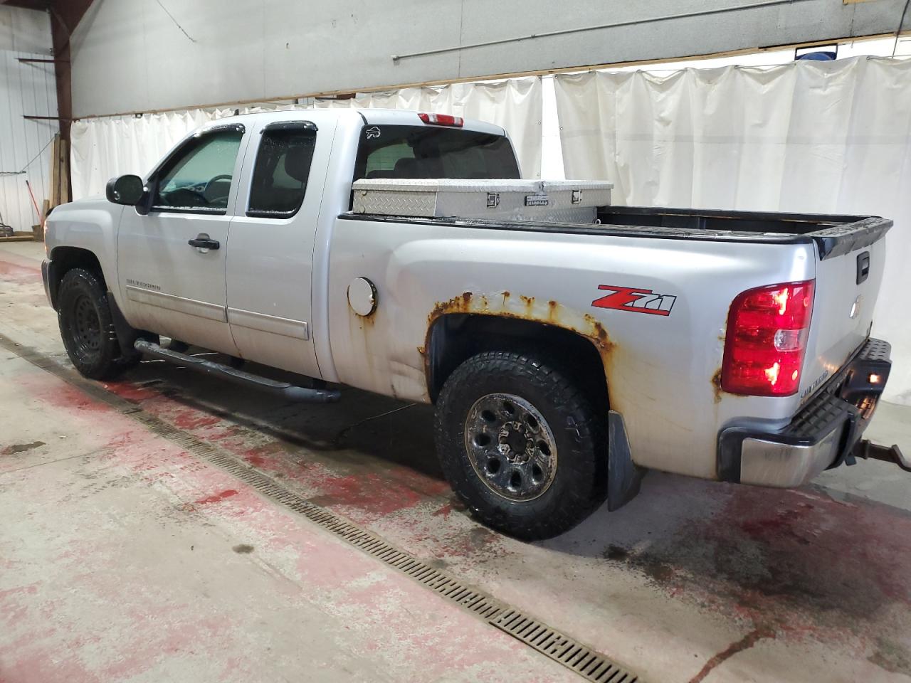 2013 Chevrolet Silverado - Image 2