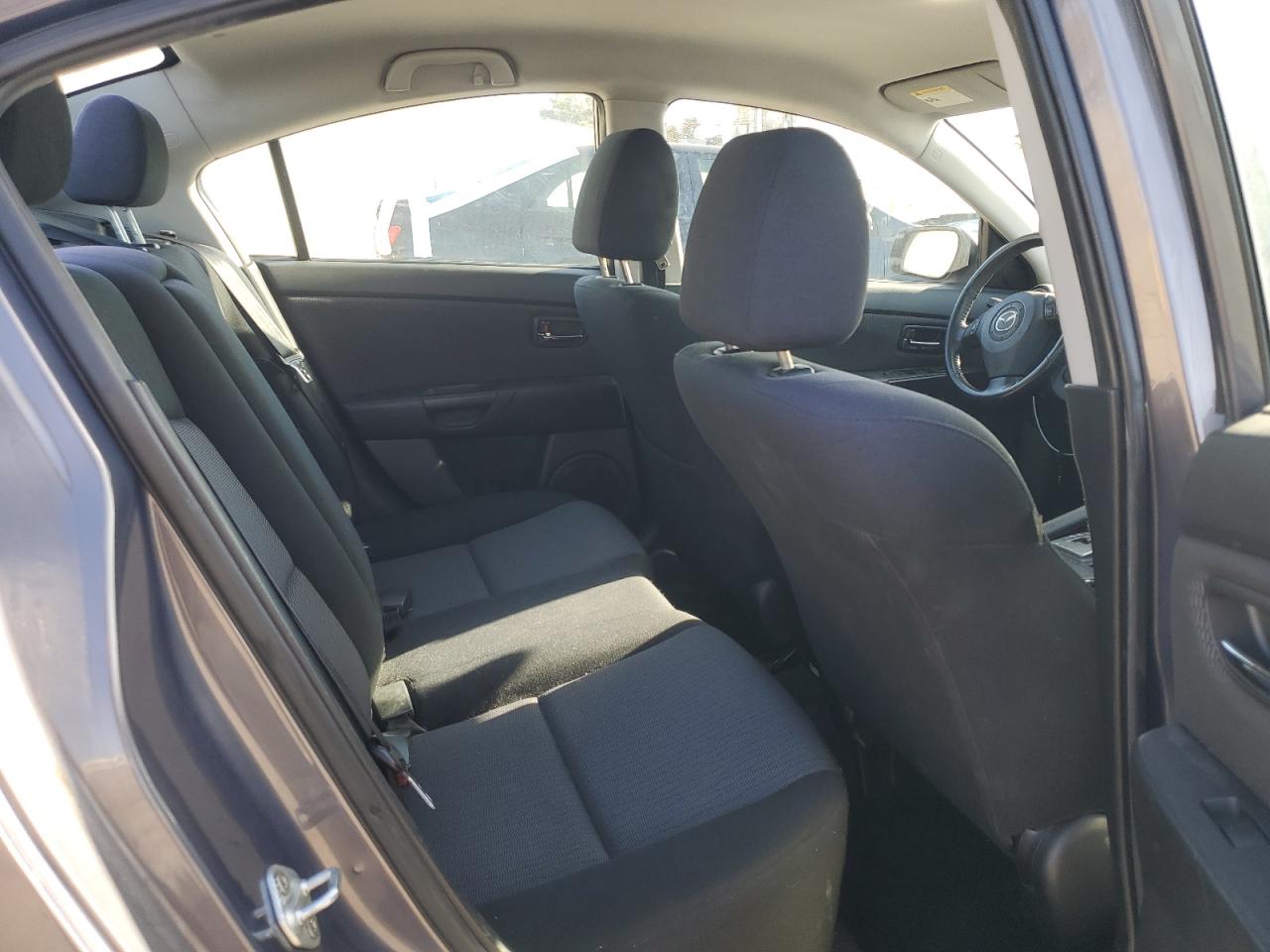 2009 Mazda 3 - Image 10