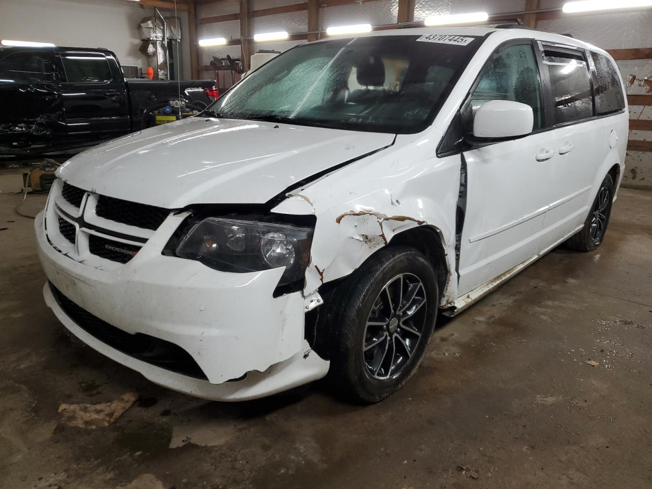 2017 Dodge Caravan - Image 1