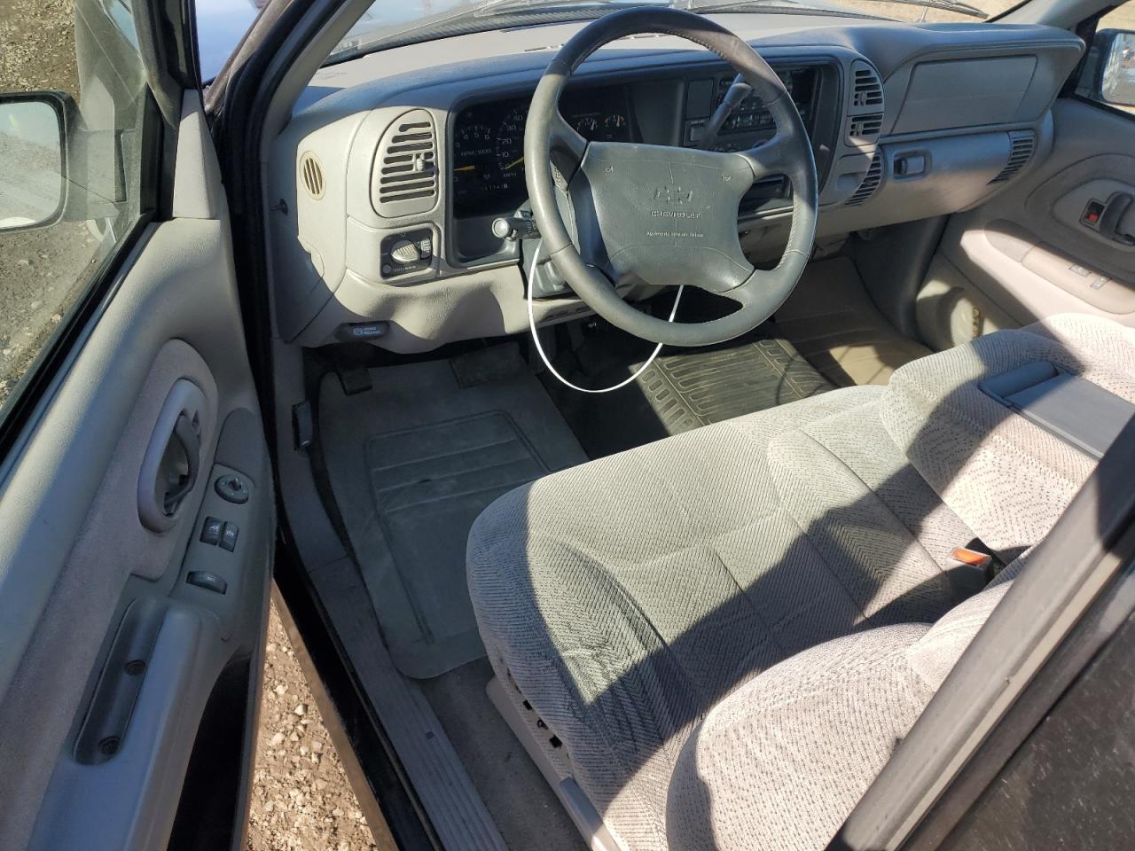 1997 Chevrolet GMT-400 - Image 8