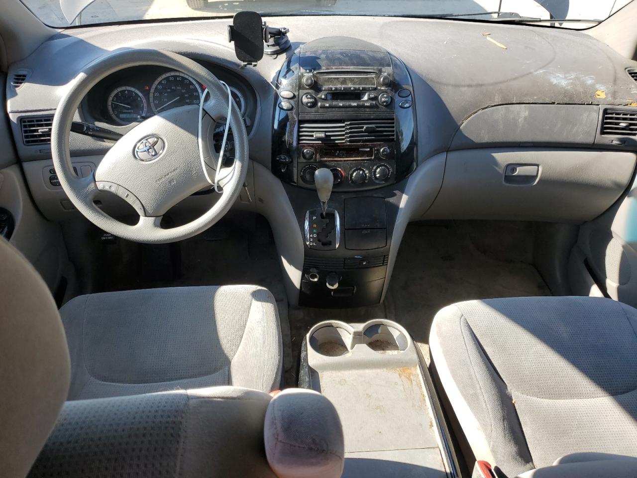 2005 Toyota Sienna - Image 8