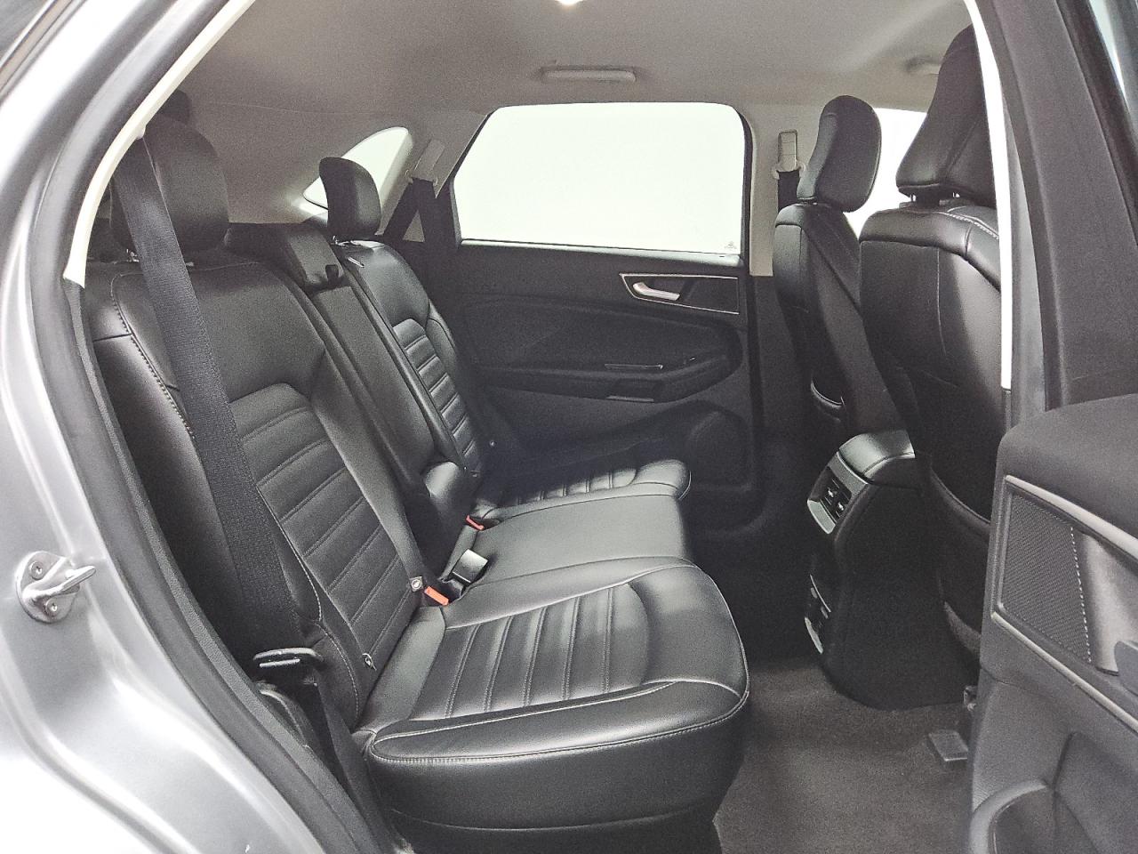 2020 Ford Edge - Image 11