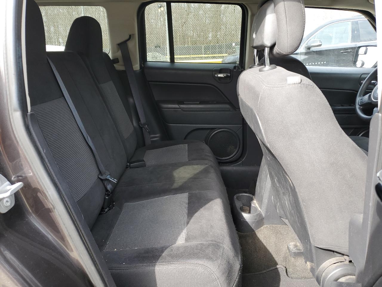2016 Jeep Liberty (Patriot) - Image 11