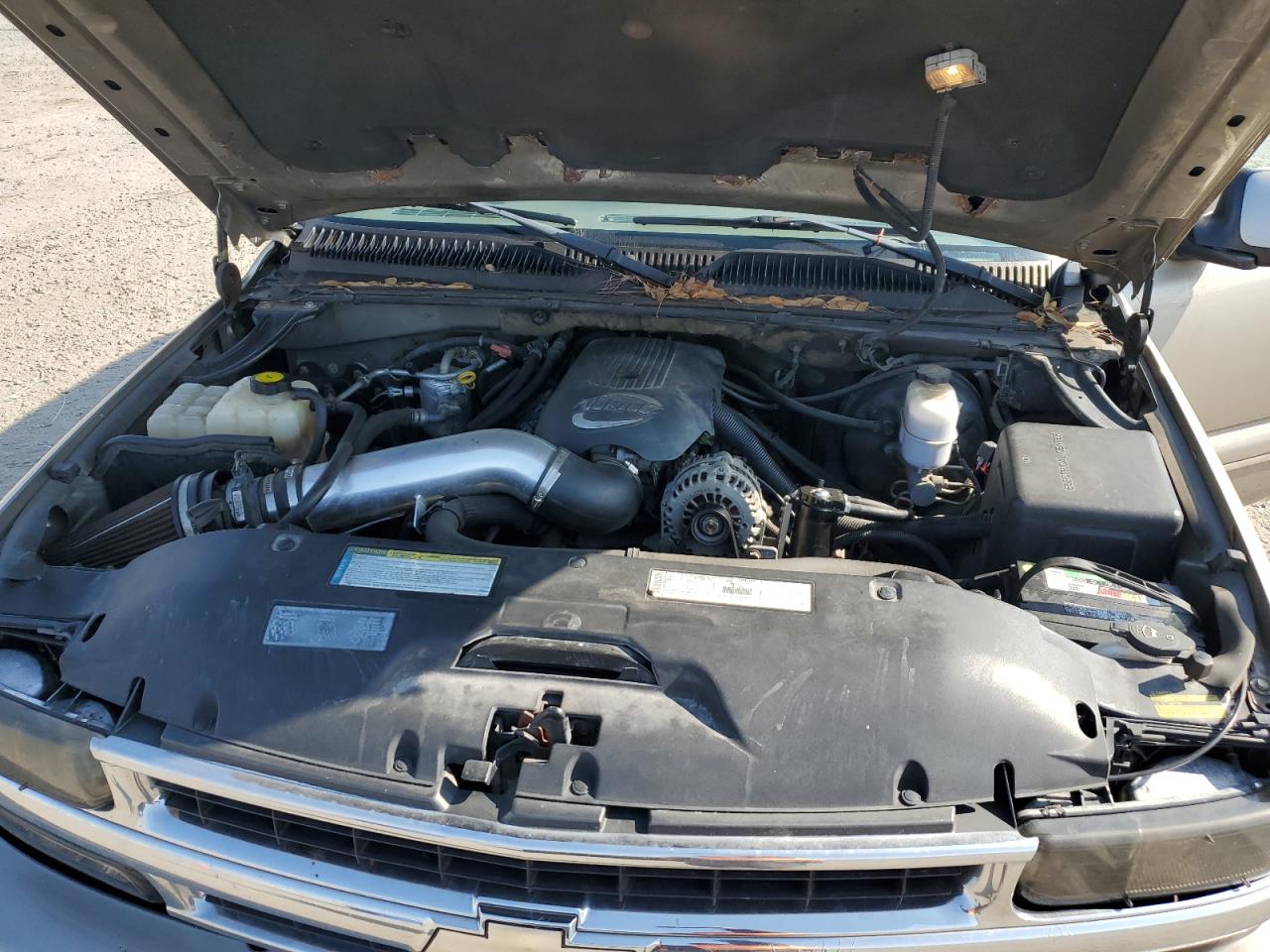 2001 Chevrolet Tahoe - Image 12