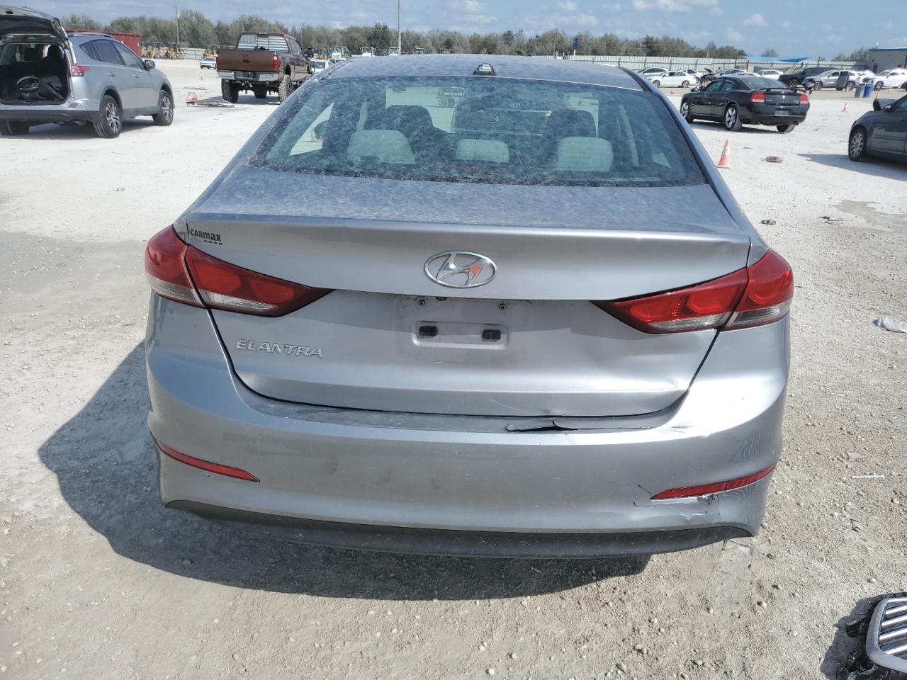 2017 Hyundai Elantra - Image 6