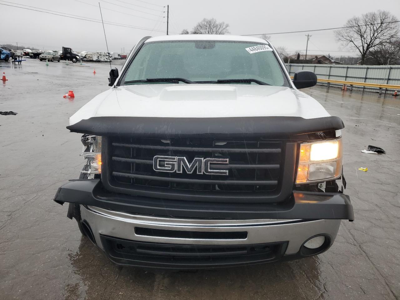 2011 GMC Sierra - Image 5