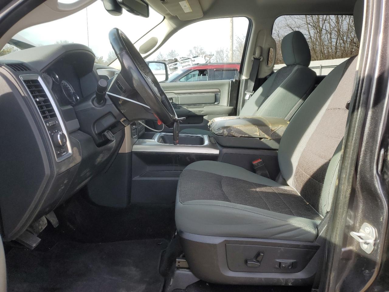 2016 RAM 1500 - Image 7