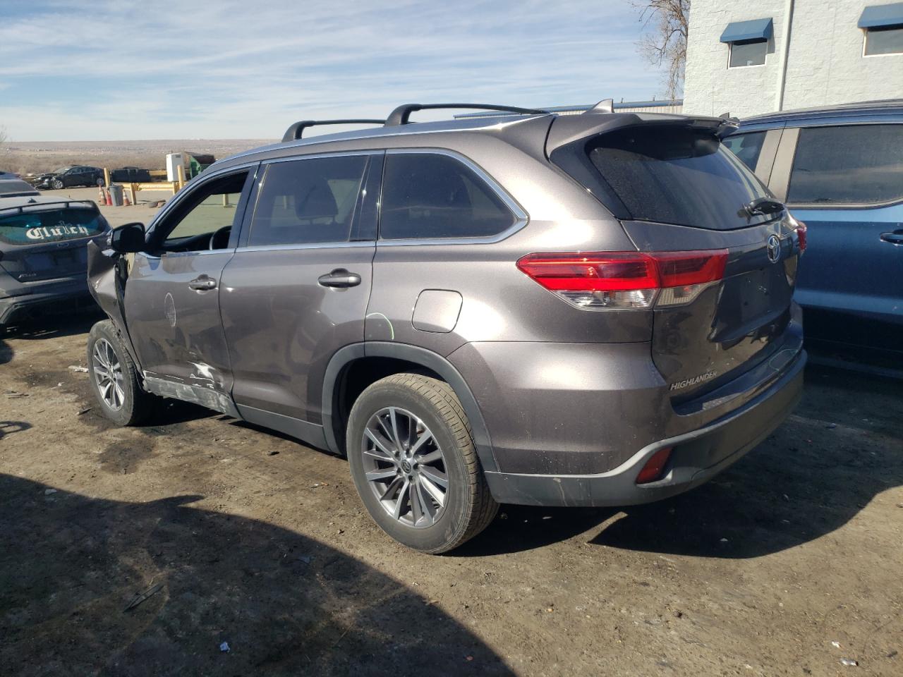 2019 Toyota Highlander - Image 2