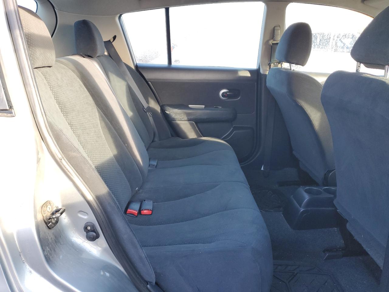 2011 Nissan Versa - Image 10