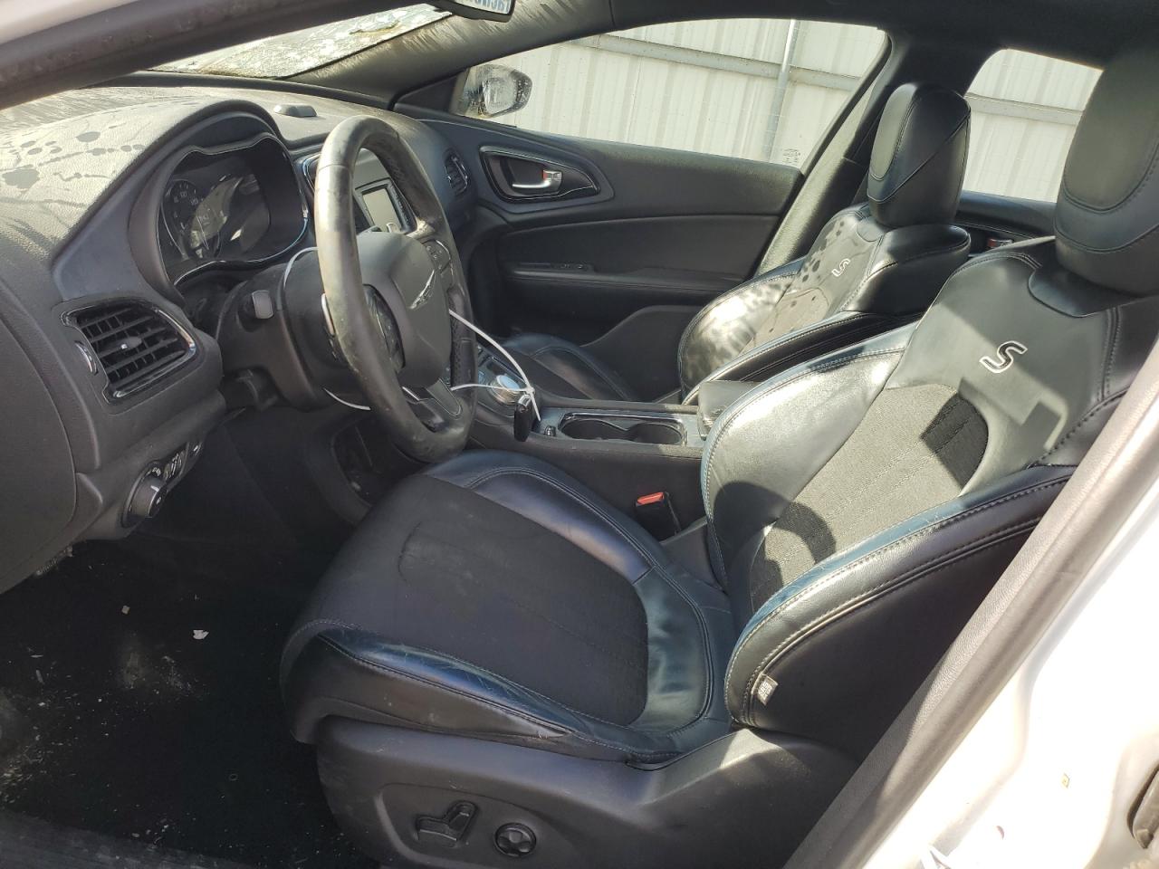 2015 Chrysler 200 - Image 7