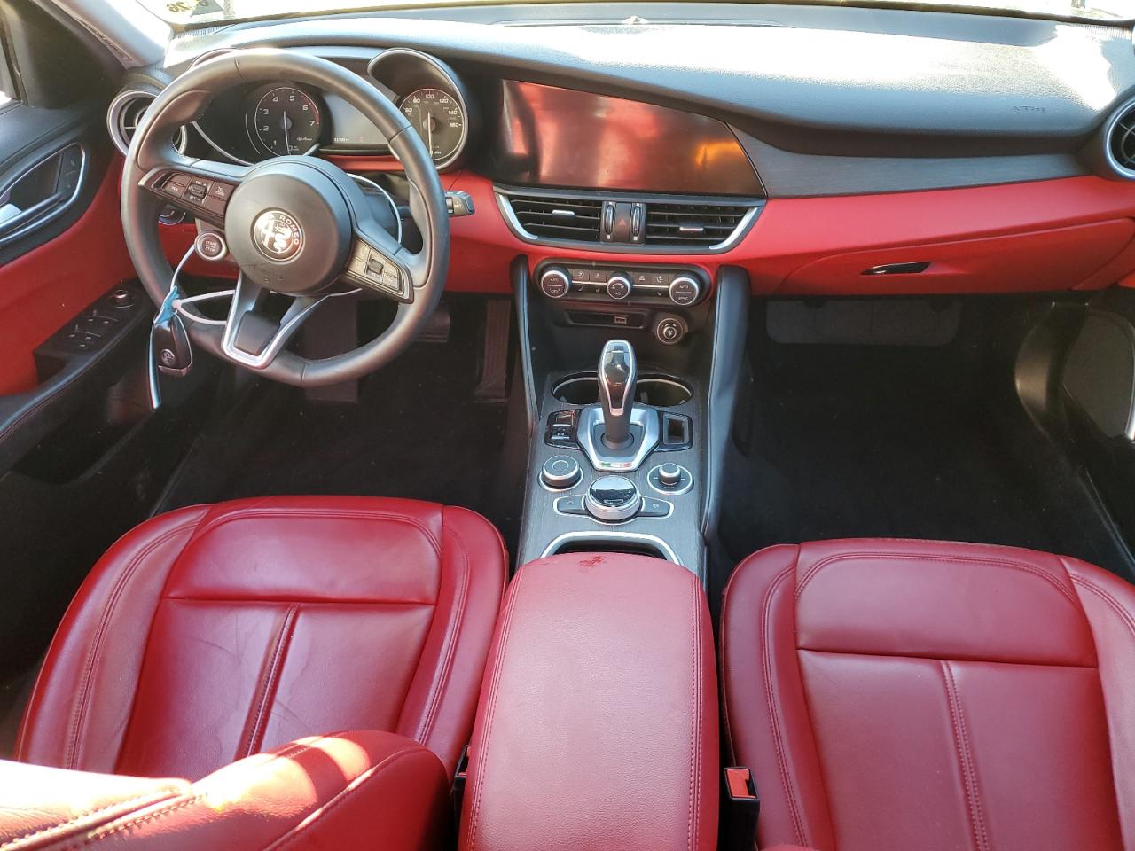 2021 Alfa Romeo Giulia - Image 8